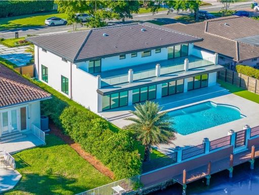 406 Holiday Dr, Hallandale Beach FL 33009