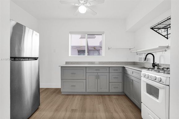 319 80th St # 3, Miami Beach FL 33141