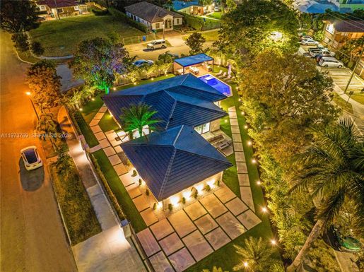 2100 SW 9th Ave, Miami FL 33129