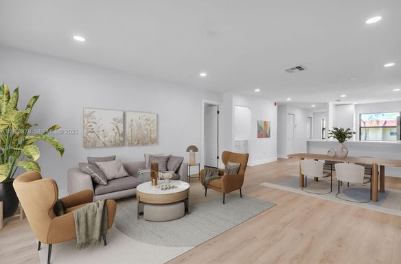 8535 Casa Del Lago # F, Boca Raton FL 33433