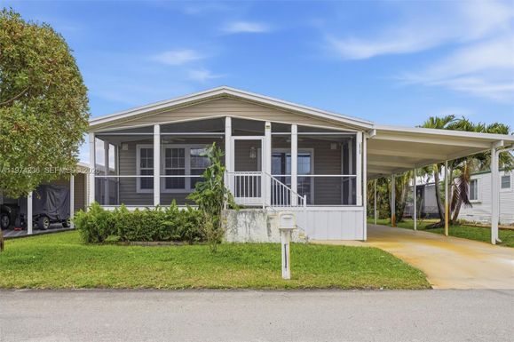 2325 SW 83rd Ave, Davie FL 33324