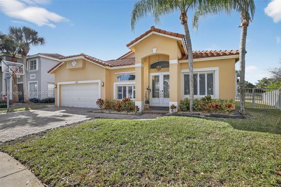 4301 Diamond Row, Weston FL 33331