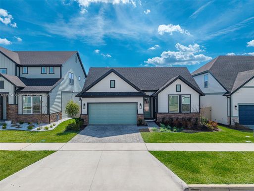 16966 Cedar Valley Cir, Clermont FL 34711