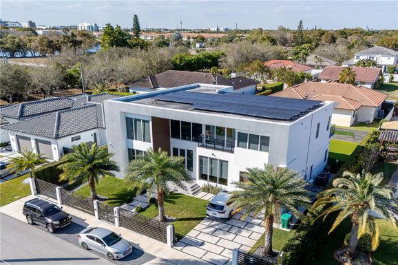 10181 NW 27th St, Doral FL 33172