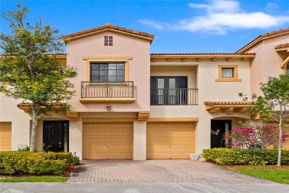 6073 Grand Cypress Cir W, Coconut Creek FL 33073