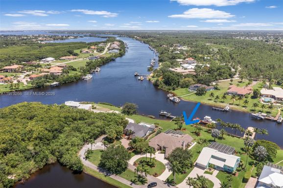 2674 SE Erickson Dr, Port St. Lucie FL 34984