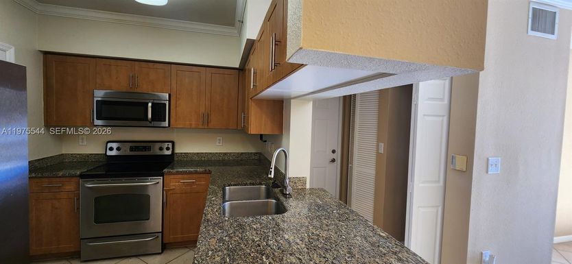 6482 Emerald Dunes Dr, West Palm Beach FL 33411