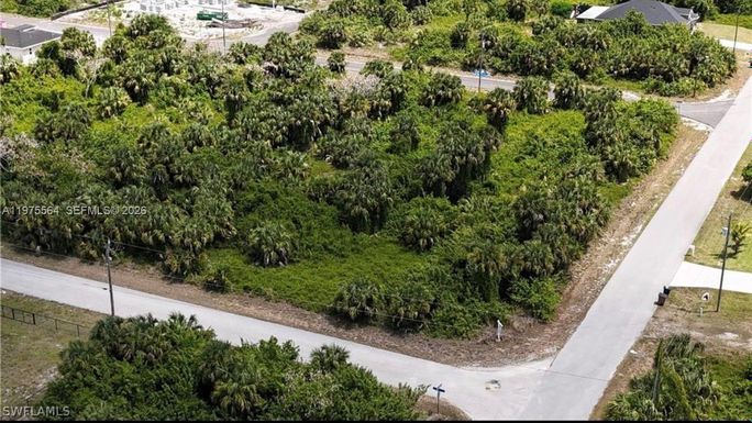 327 LANCELOT AVE, Lehigh Acres FL 33974