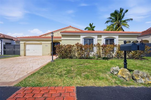 561 SW 87th Ct, Miami FL 33174