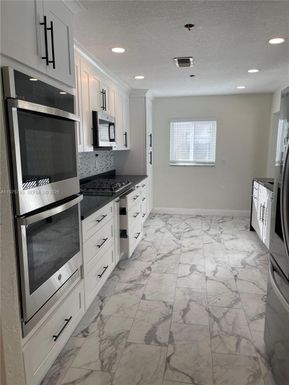 365 NW 4th Ct, Deerfield Beach FL 33441