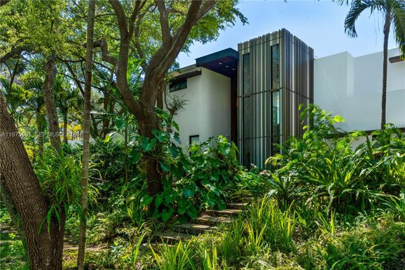 12220 Rock Garden Ln, Pinecrest FL 33156