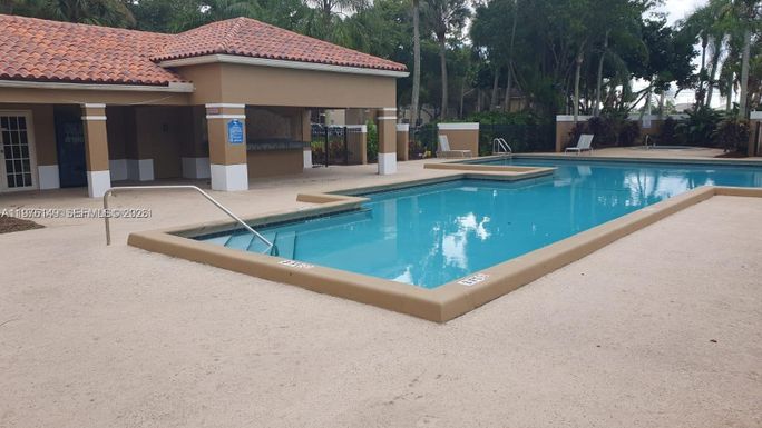 1251 N Benoist Farms Rd # 304, West Palm Beach FL 33411