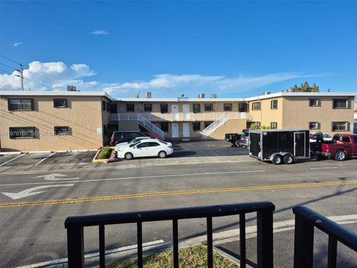 1185 W 27th St, Hialeah FL 33010