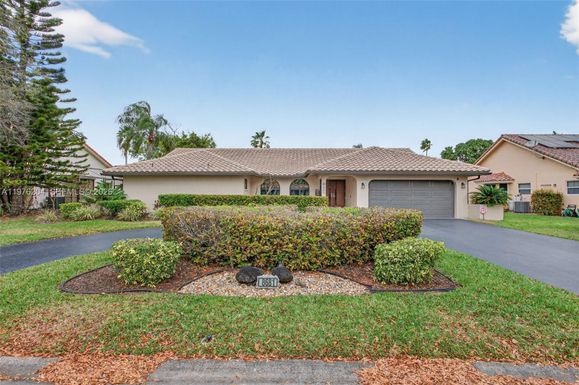 8681 NW 53rd Ct, Coral Springs FL 33067