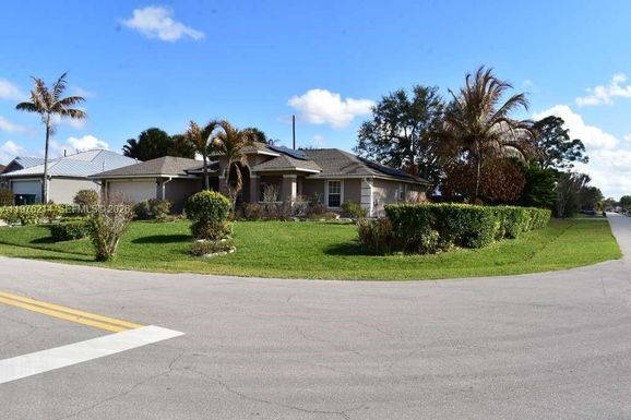 1084 Di Lido Ln, Port St. Lucie FL 34953