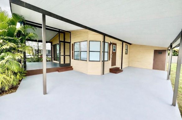 6156 Seashore Drive, Atlantis FL 33462