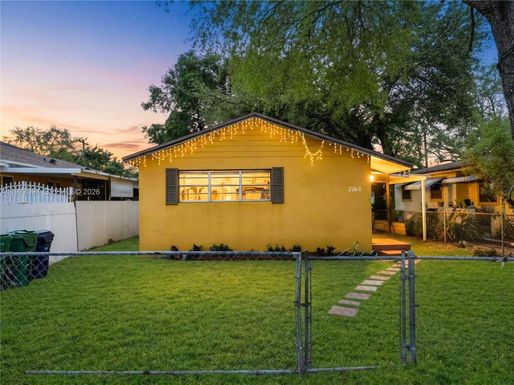 2760 NW 58th St, Miami FL 33142