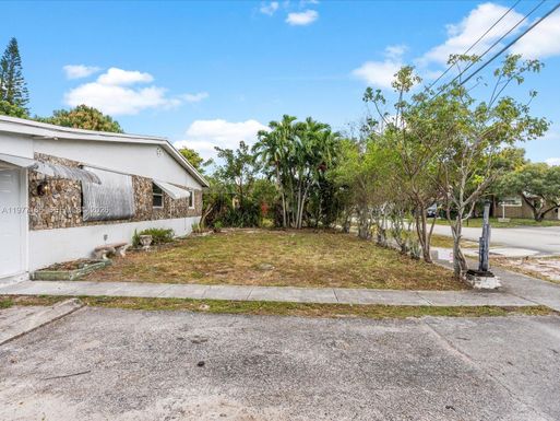 4331 SW 31st Dr, West Park FL 33023