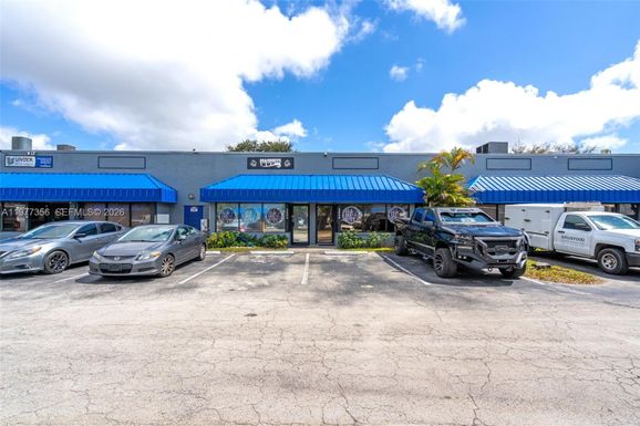 3640 NW 16th St # 8B, Lauderhill FL 33311