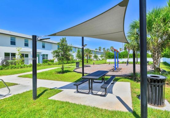3506 Joshua Tree St # 3506, Palm Springs FL 33461