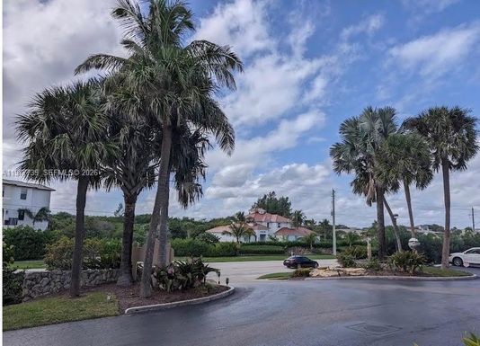 1357 NE Ocean Blvd # 311, Stuart FL 34996