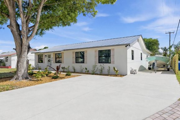 403 Daly Dr, Jupiter FL 33458