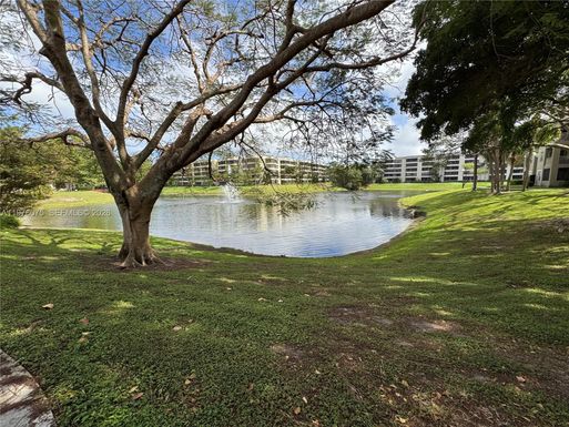 1825 Palm Cove Blvd # 204, Delray Beach FL 33445