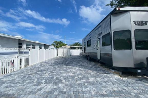 325 Calusa St, Key Largo FL 33037