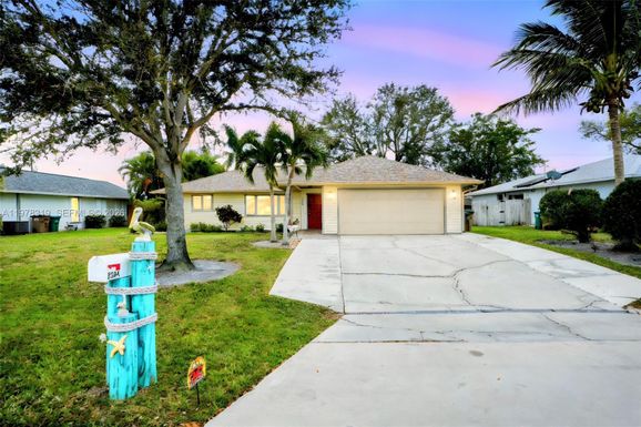 2304 SE 8th Terrace, Cape Coral FL 33990