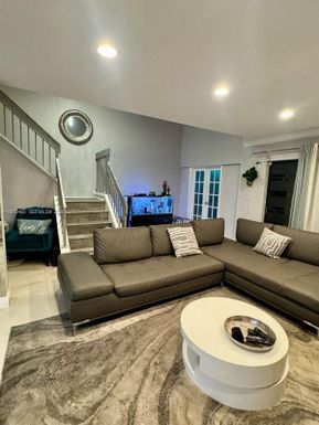 9523 NW 38th Pl, Sunrise FL 33351