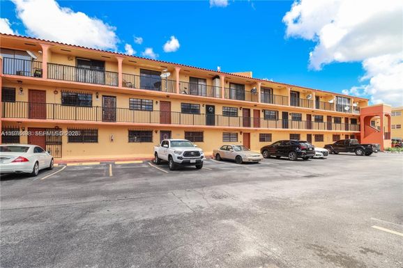 1279 W 51st Pl # 13, Hialeah FL 33012