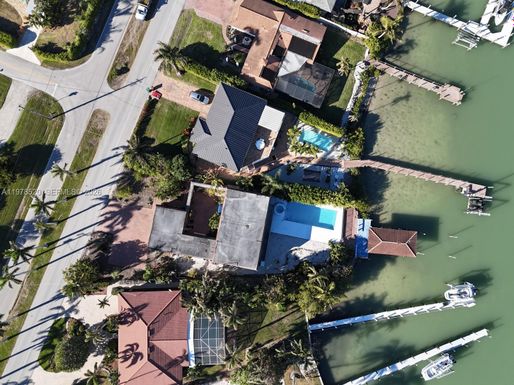 11 Capri Blvd, Naples FL 34113