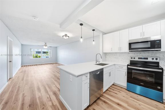 860 SE 6th Ave # 311, Deerfield Beach FL 33441