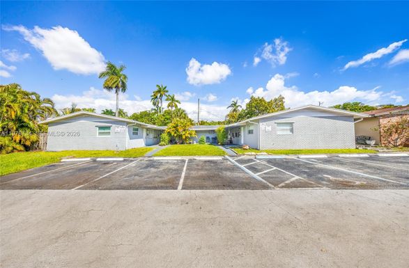 355 NW 32nd St, Oakland Park FL 33309