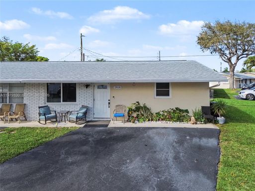 2818 Duke Ln, Delray Beach FL 33445