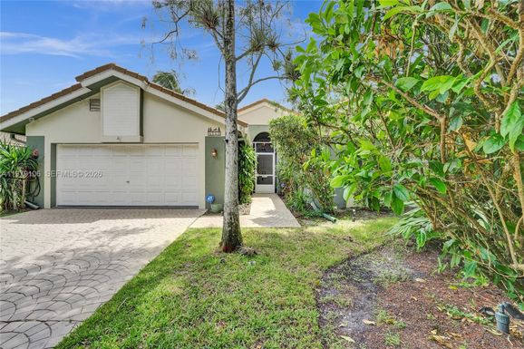 4242 NW 66th St, Coconut Creek FL 33073
