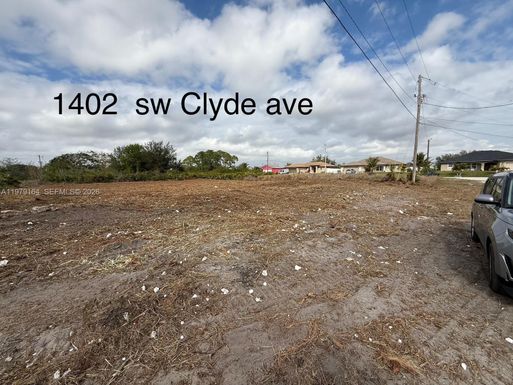 1402 Clyde AVE S, Lehigh Acres FL 33976