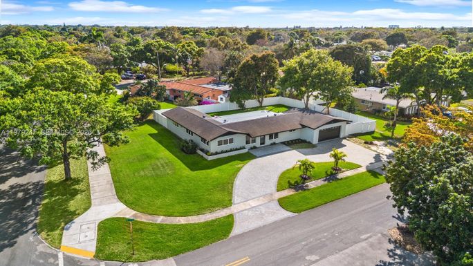 5402 SW 1st Ct, Plantation FL 33317