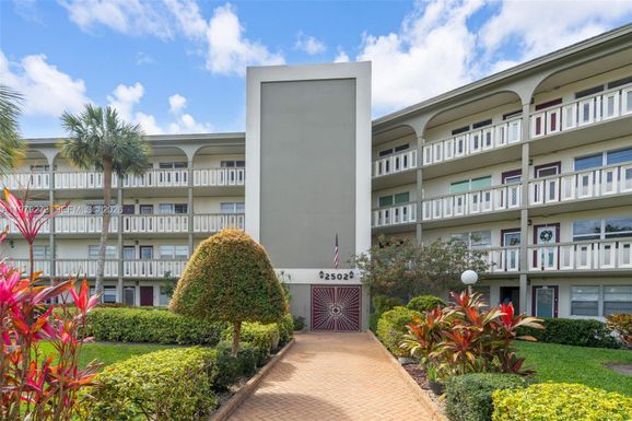 2502 Antigua Ter # J3, Coconut Creek FL 33066