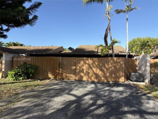 1970 SW 24th Cir, Boynton Beach FL 33426