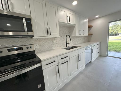 9470 Tangerine Pl # 109, Davie FL 33324