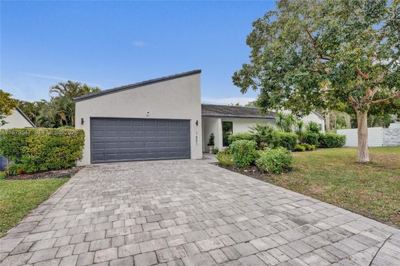 1451 NW 81st Ave, Coral Springs FL 33071