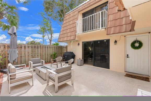 534 Green Springs Pl, West Palm Beach FL 33409