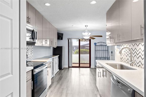 14600 Lucy Dr, Delray Beach FL 33484