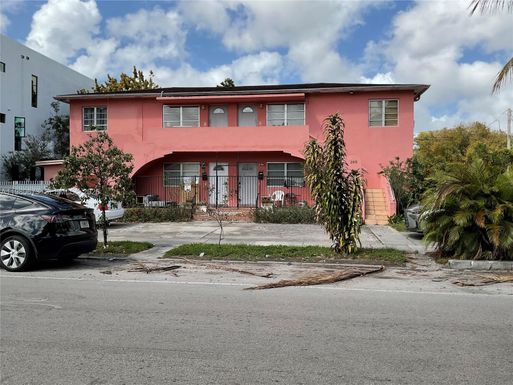2101 SW 6th St, Miami FL 33135
