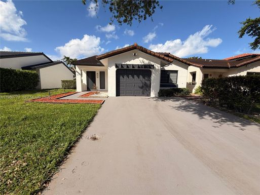 6641 NW 174th Ter, Hialeah FL 33015