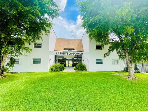 9520 SW 8th St # 123, Miami FL 33174