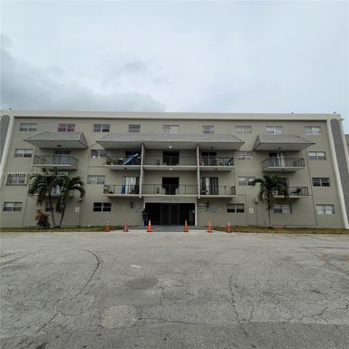 5100 SW 41st St # 205, Pembroke Park FL 33023