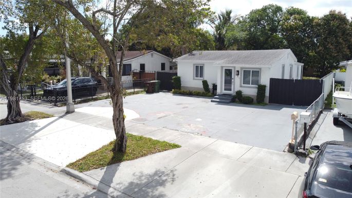 734 W 32nd St # 734, Hialeah FL 33012