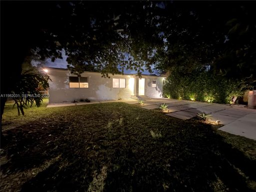 930 NW 145th Ter, Miami FL 33168